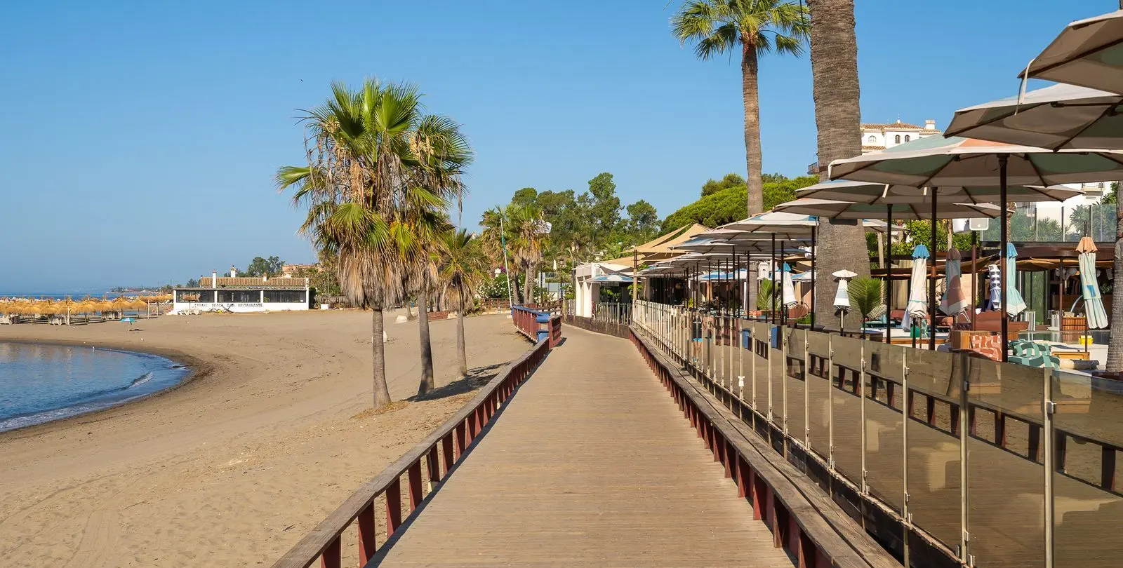 Sale of middle floor apartment in Puerto Banús 4