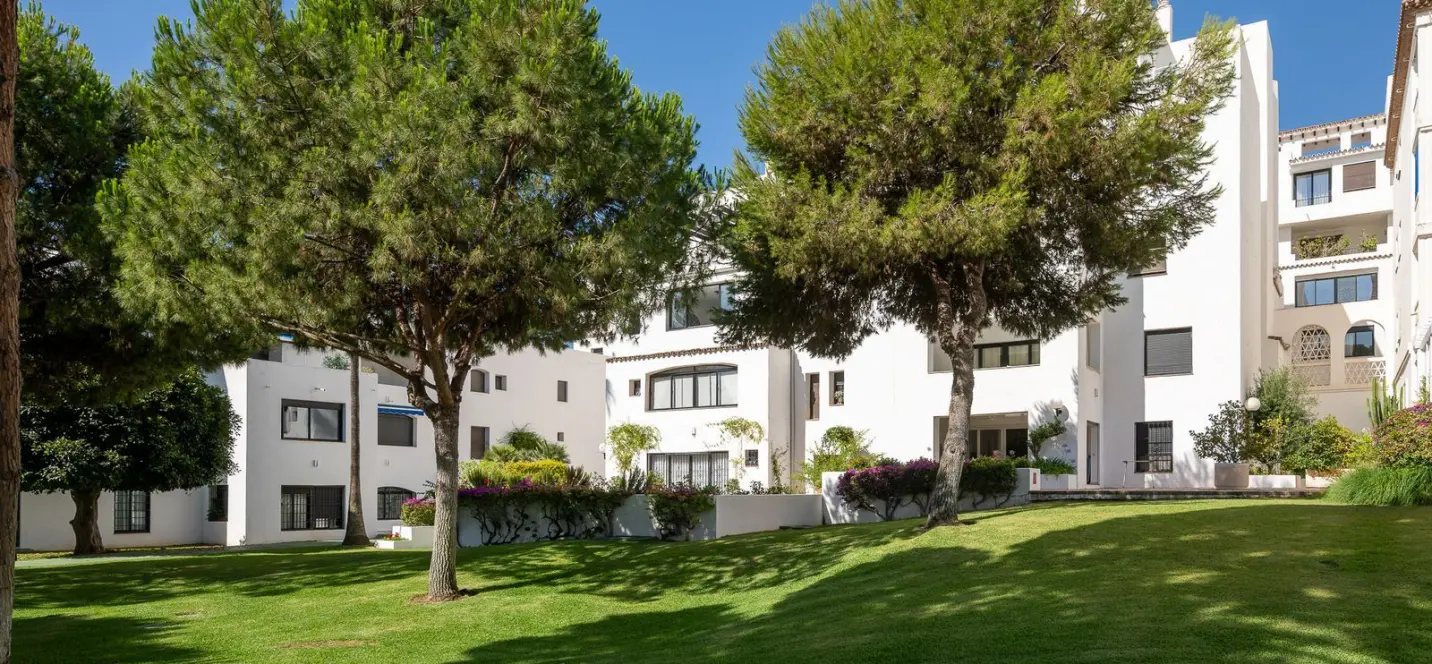 Продажа апартаментов на среднем этаже в Puerto Banús 4