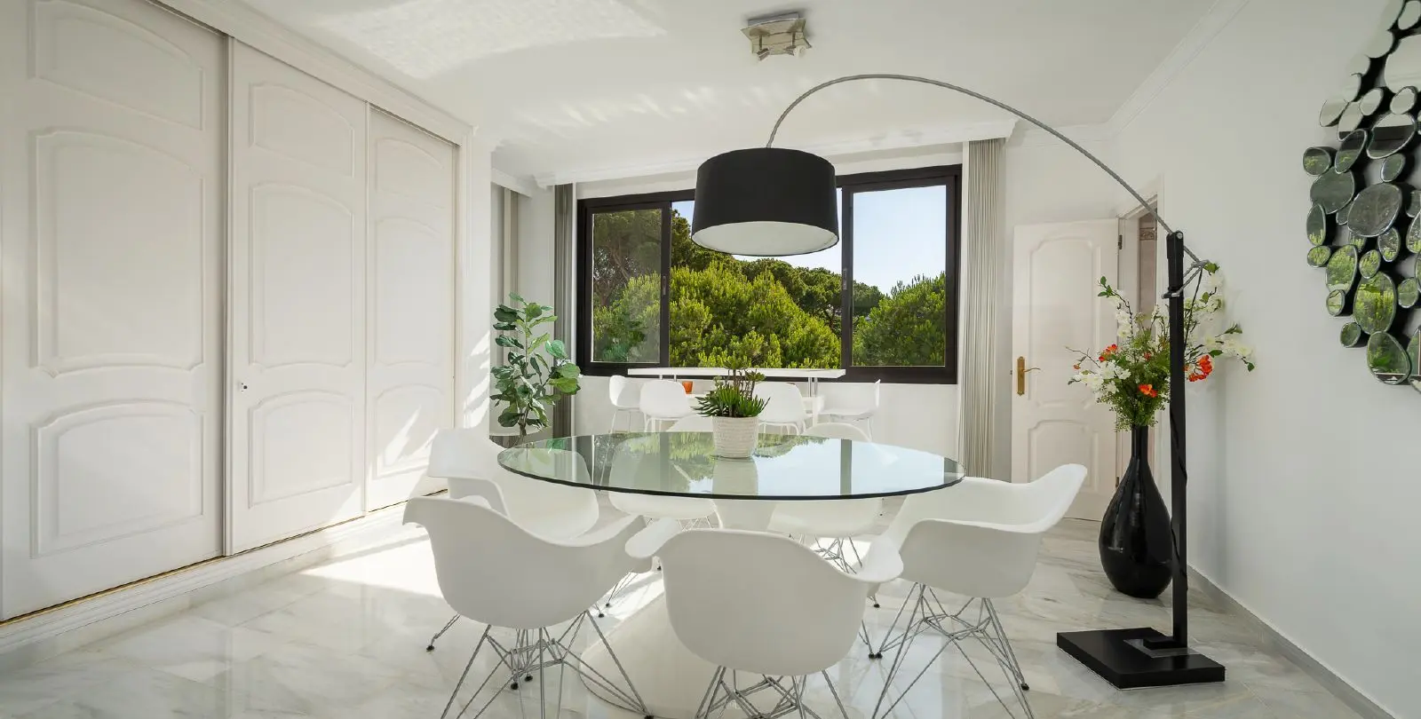 Sale of middle floor apartment in Puerto Banús 20