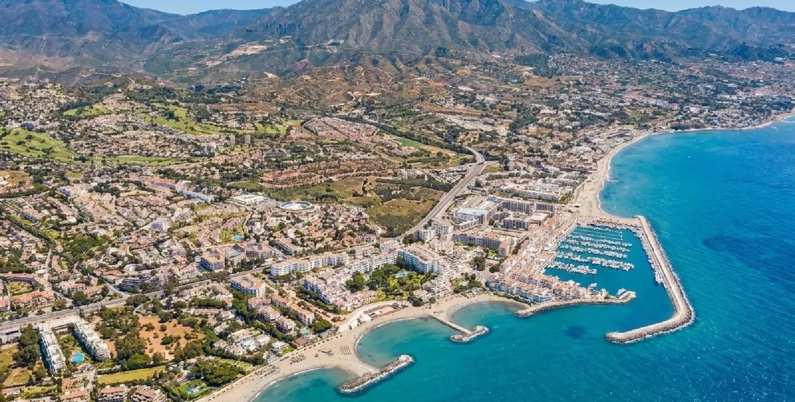 Sale of middle floor apartment in Puerto Banús 59