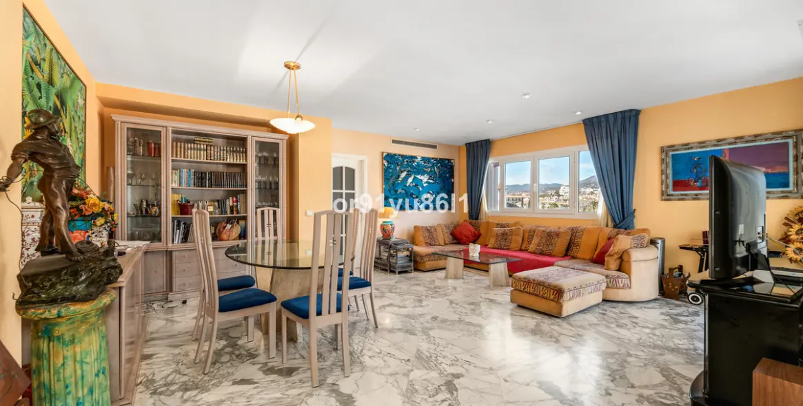 Продажа апартаментов на среднем этаже в Puerto Banús 4