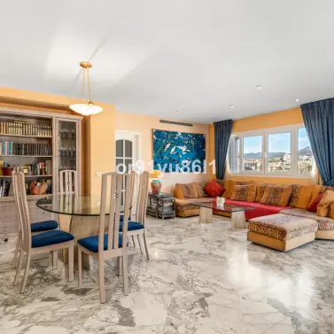 Продажа апартаментов на среднем этаже в Puerto Banús