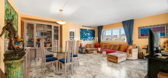 Sale of middle floor apartment in Puerto Banús 3