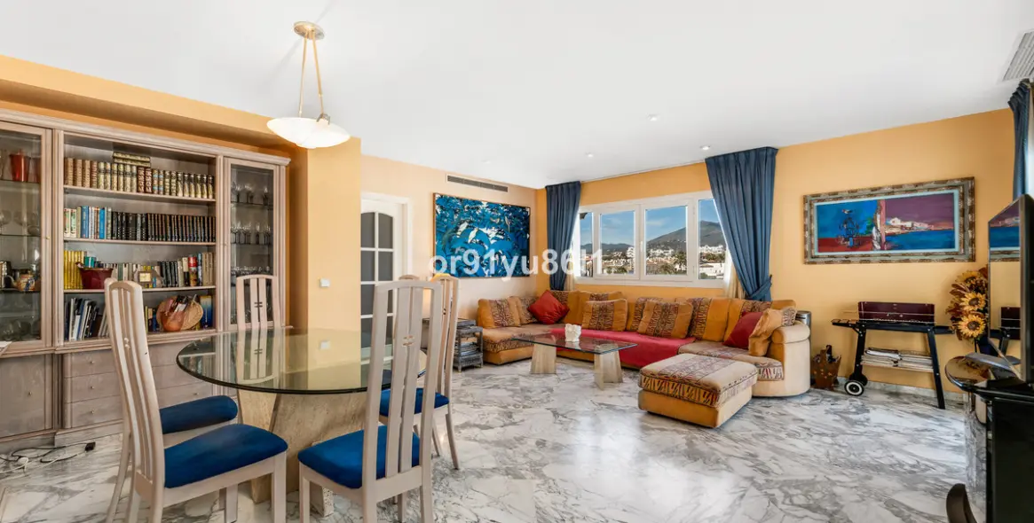 Продажа апартаментов на среднем этаже в Puerto Banús 5