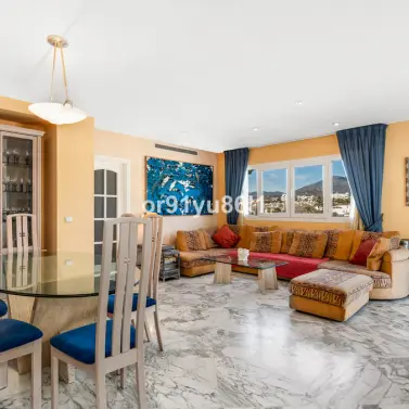 Продажа апартаментов на среднем этаже в Puerto Banús