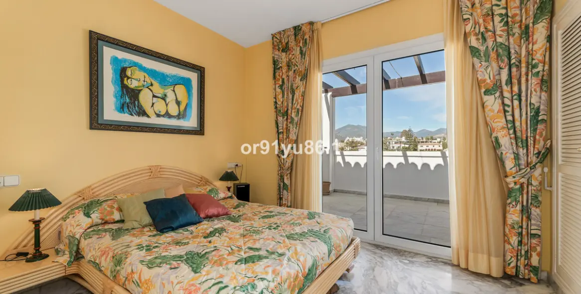 Продажа апартаментов на среднем этаже в Puerto Banús 13