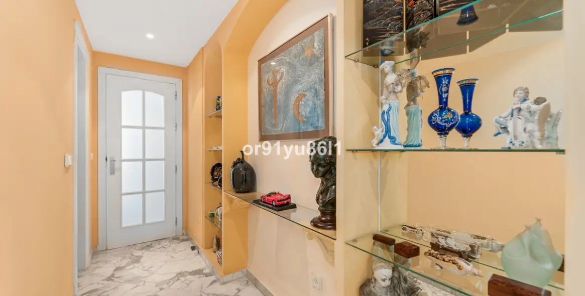 Продажа апартаментов на среднем этаже в Puerto Banús 19