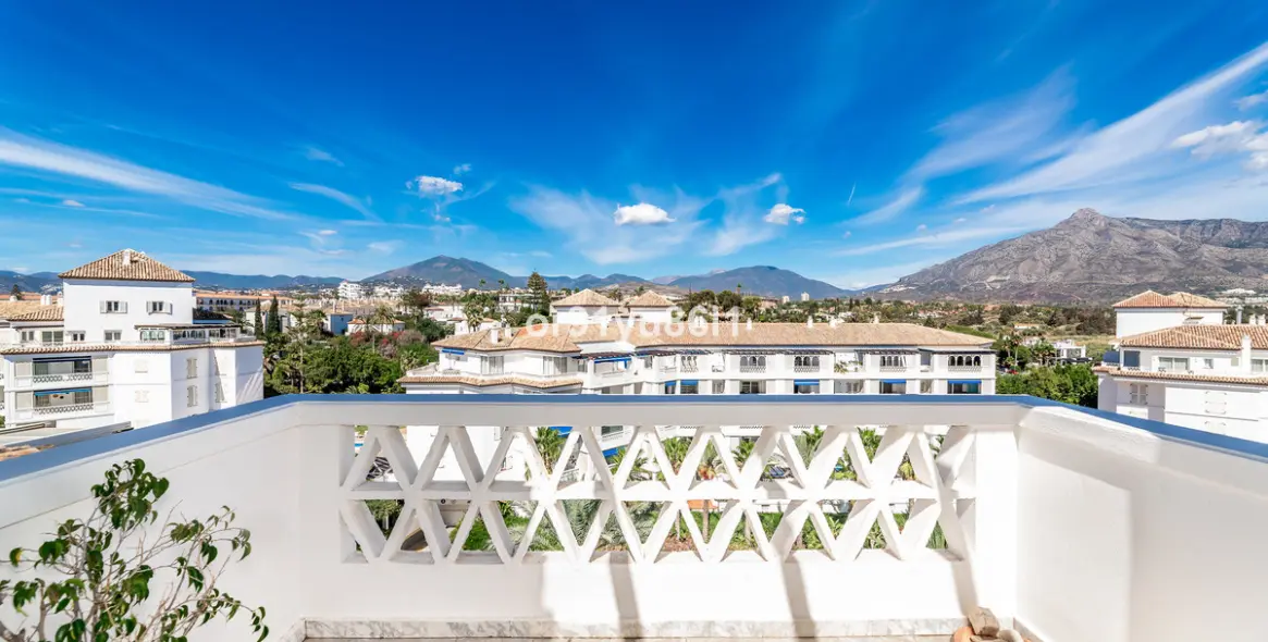 Продажа апартаментов на среднем этаже в Puerto Banús 21