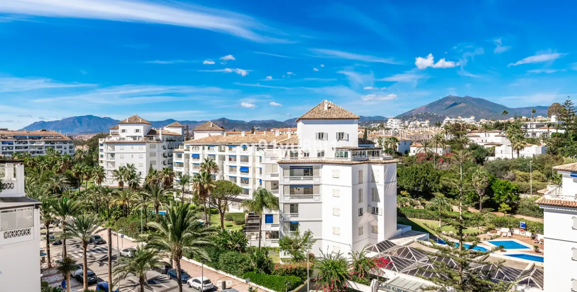 Продажа апартаментов на среднем этаже в Puerto Banús 24