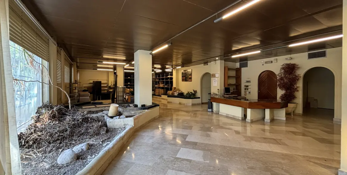 Venta de local comercial en Marbella 1