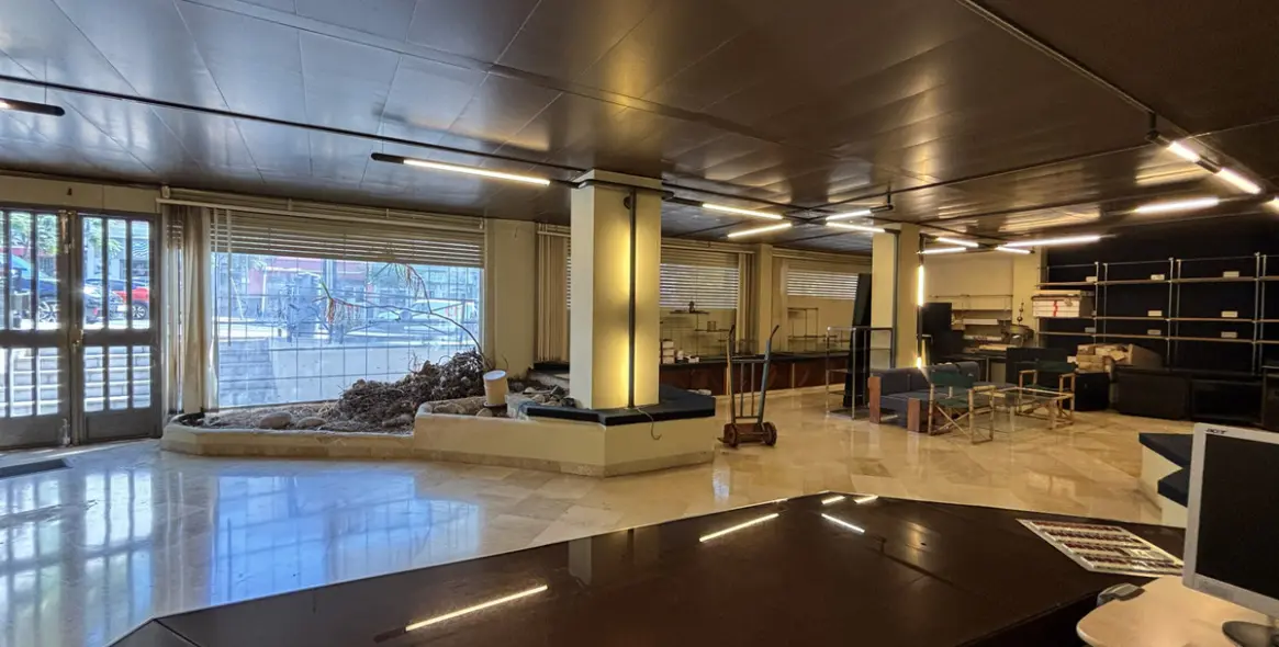 Venta de local comercial en Marbella 2