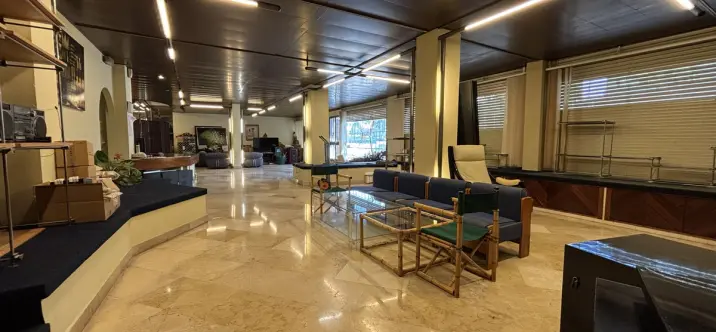 Venta de local comercial en Marbella 2