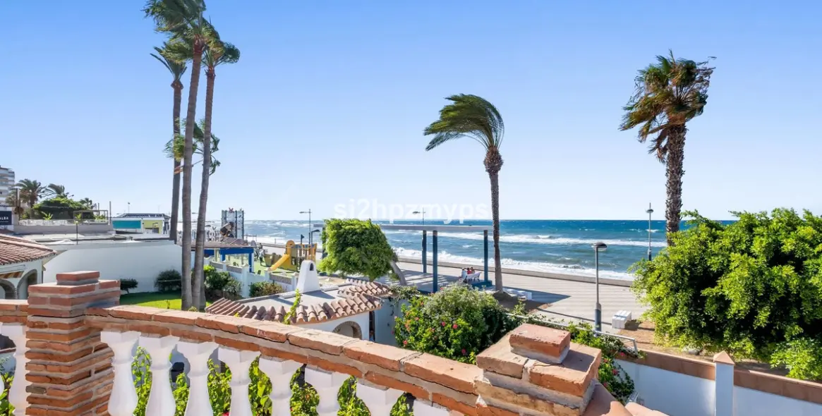 Venta de villa independiente en Torrox 28