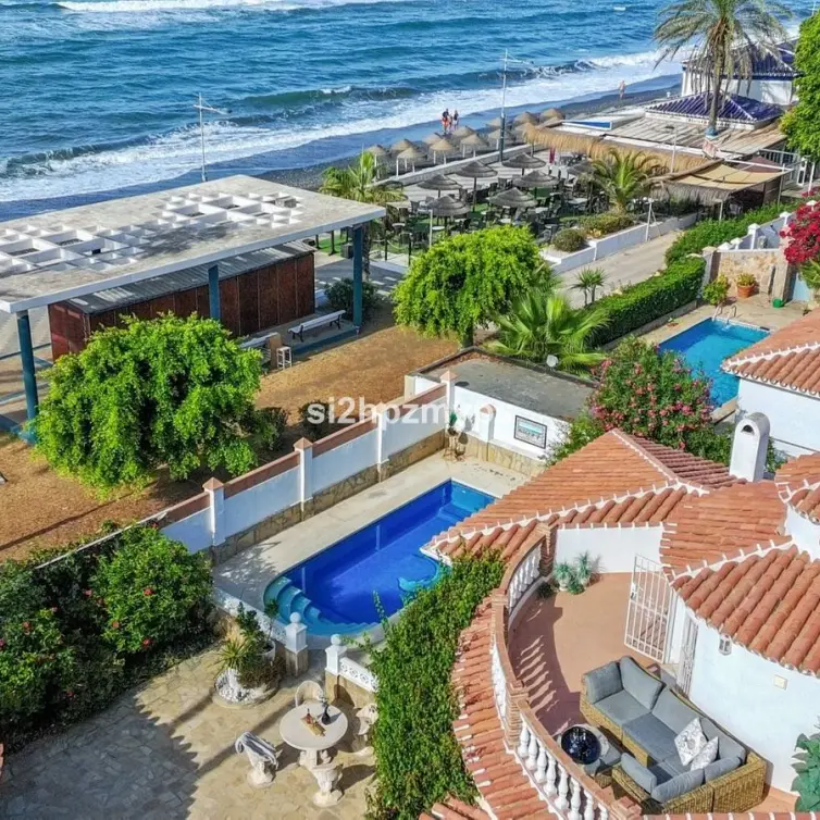 Venta de villa independiente en Torrox