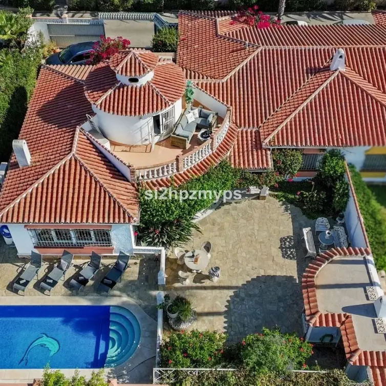 Venta de villa independiente en Torrox