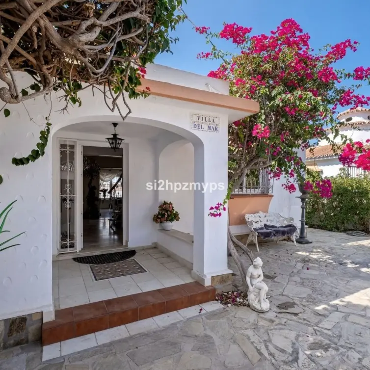 Venta de villa independiente en Torrox