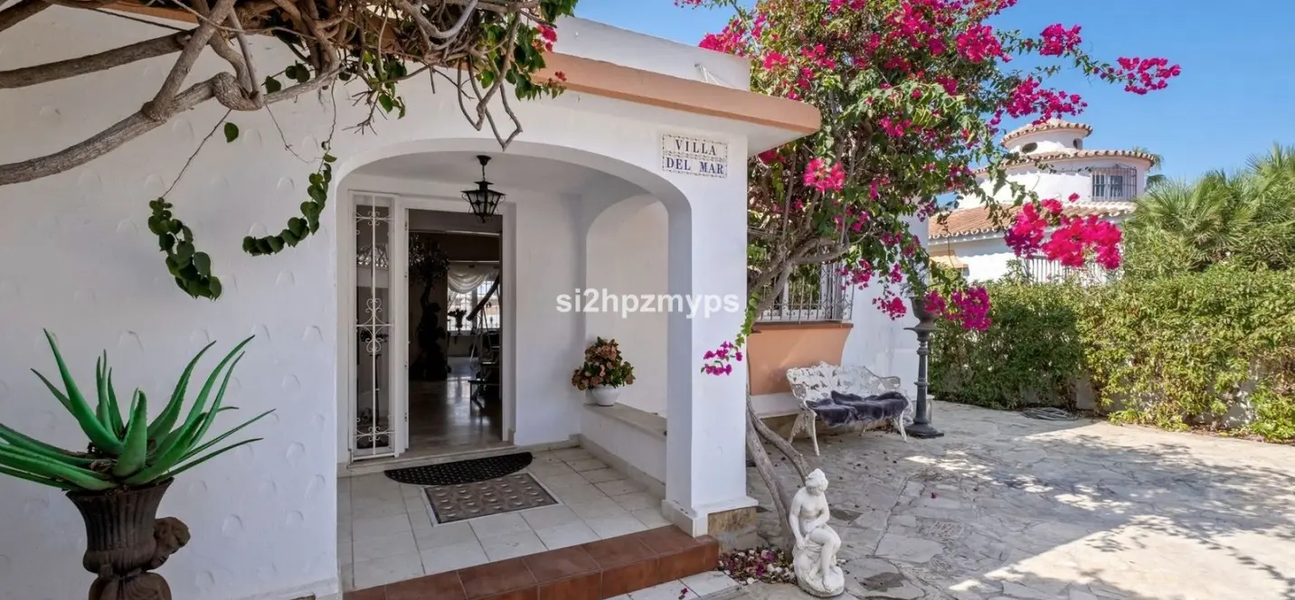 Venta de villa independiente en Torrox 3