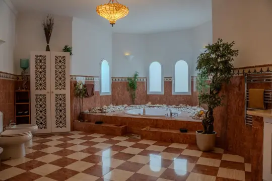Image 7 thumb
