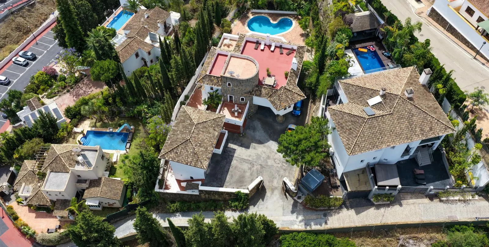Продажа  отдельно стоящей виллы в Benahavís 46