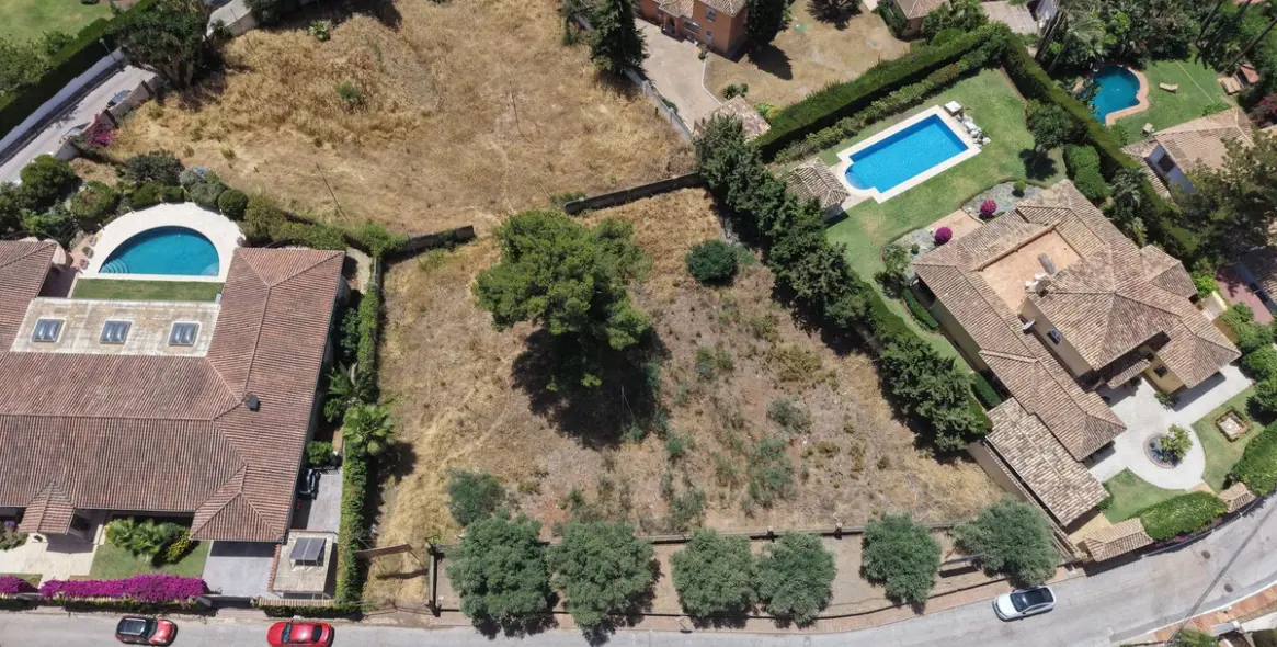 Venta de parcela residencial en Nagüeles 2
