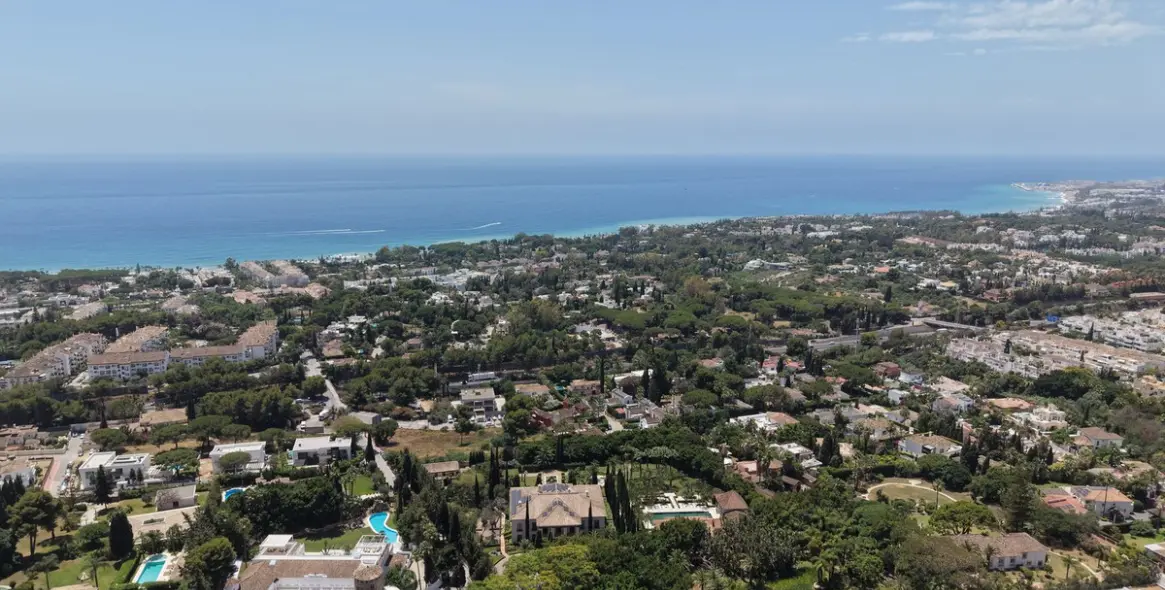 Venta de parcela residencial en Nagüeles 3