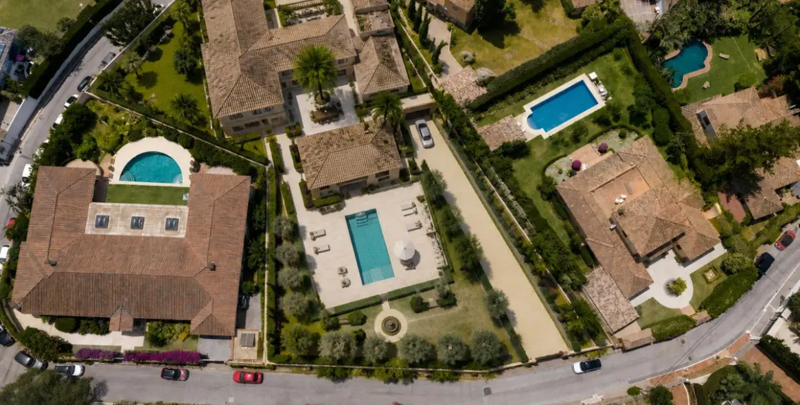 Venta de parcela residencial en Nagüeles 7