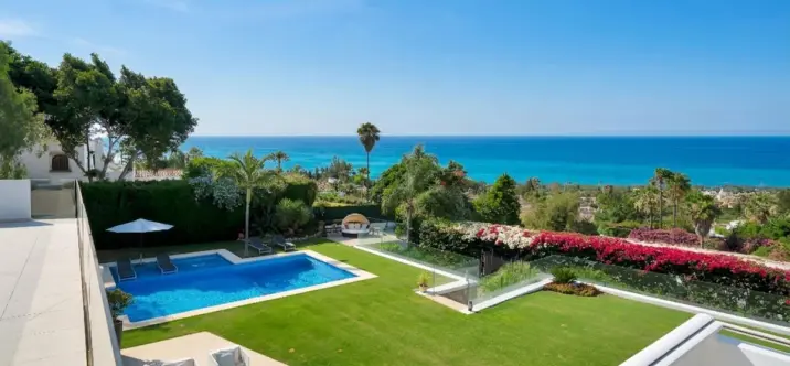 Venta de villa independiente en Sierra Blanca 0