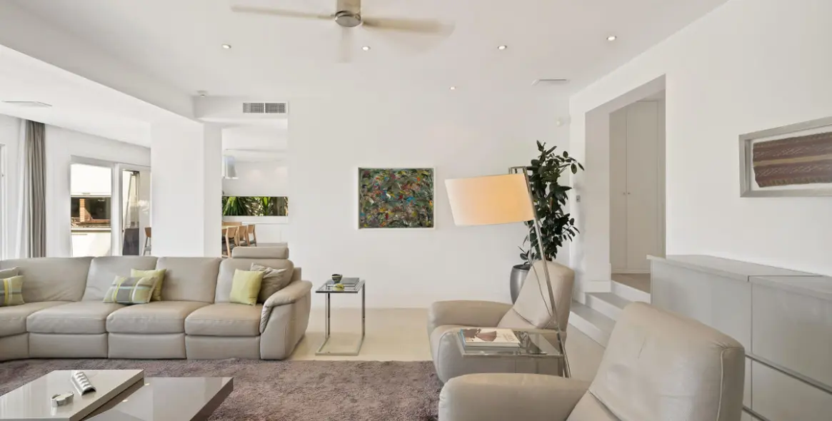 Venta de villa independiente en Sierra Blanca 5