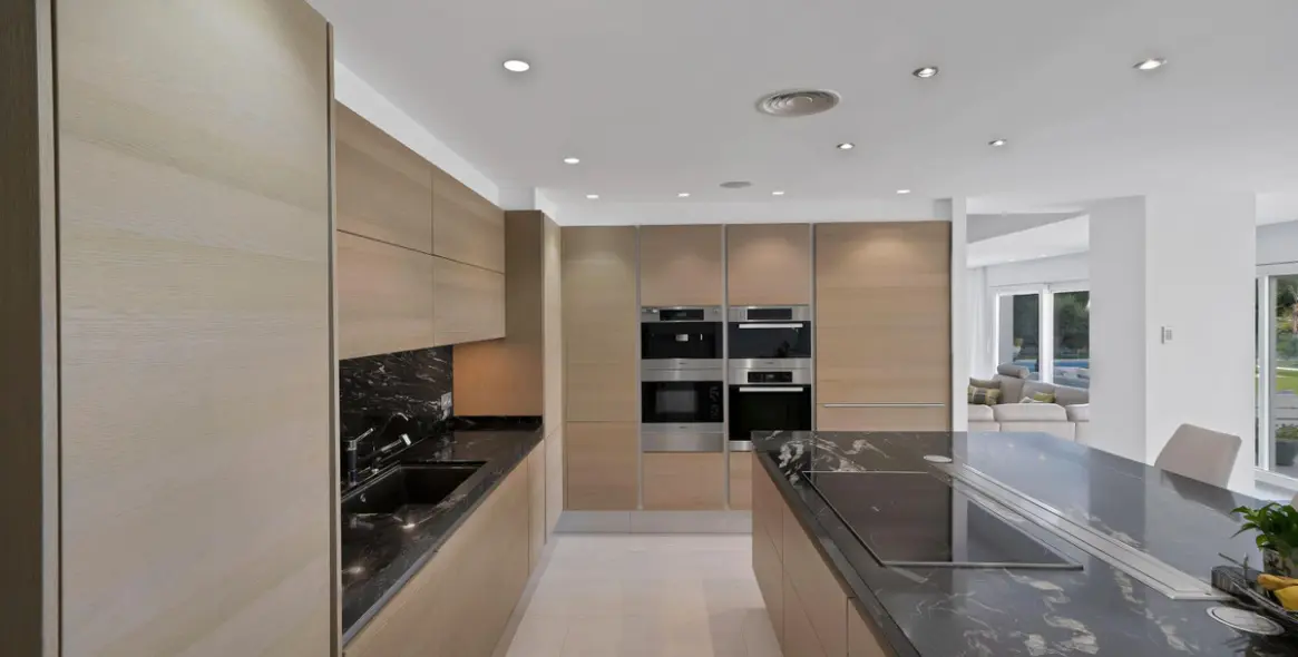 Venta de villa independiente en Sierra Blanca 11