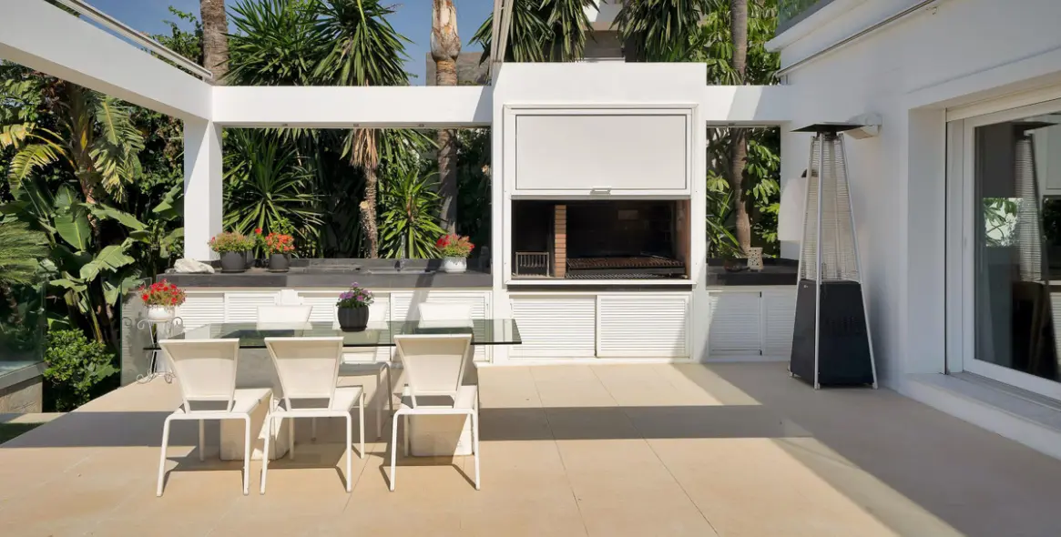 Venta de villa independiente en Sierra Blanca 17