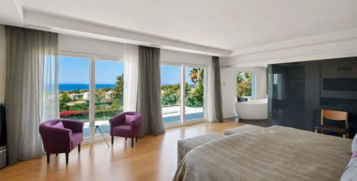 Venta de villa independiente en Sierra Blanca 38