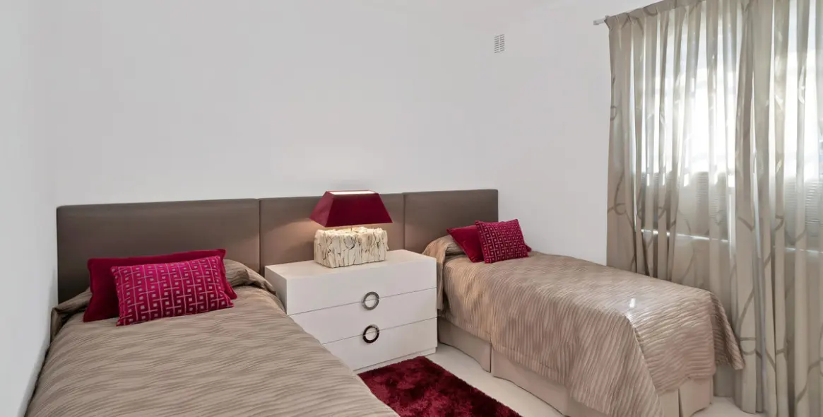 Venta de villa independiente en Sierra Blanca 54