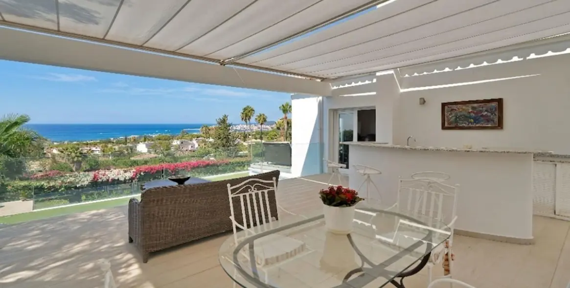 Venta de villa independiente en Sierra Blanca 64