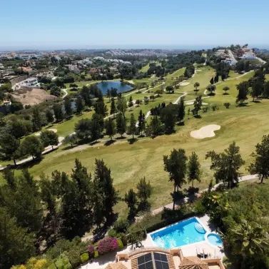 Venta de villa independiente en Estepona