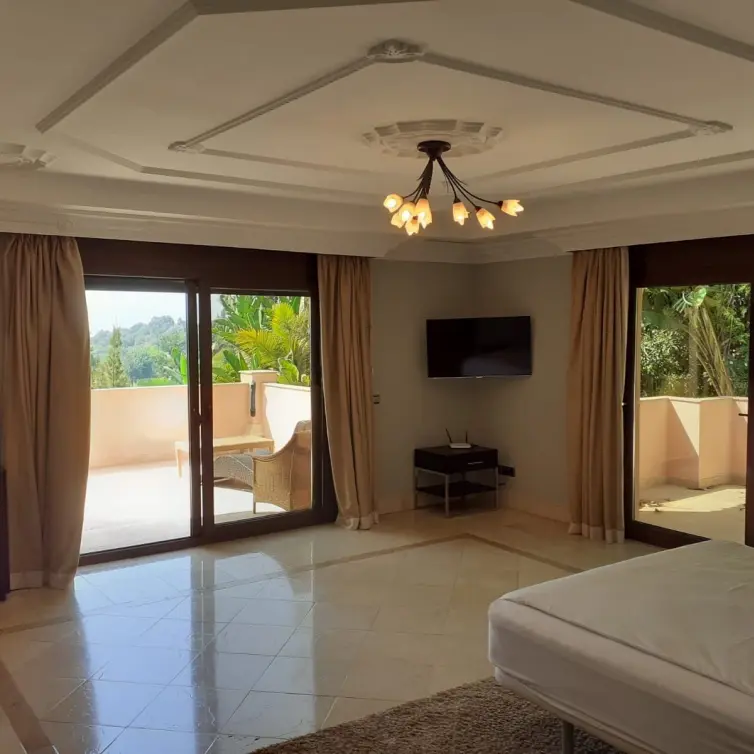 Venta de villa independiente en Estepona