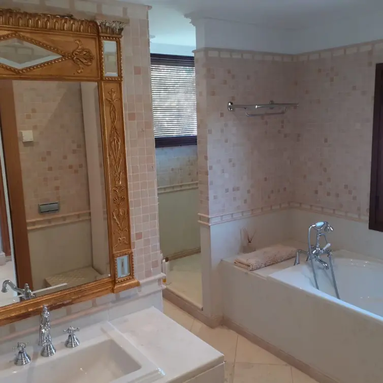 Venta de villa independiente en Estepona
