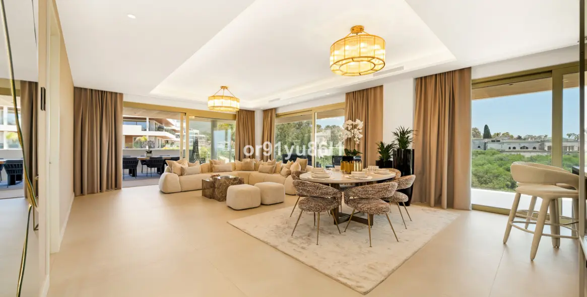 Venta de apartamento en planta media en The Golden Mile 3