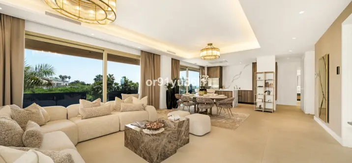 Venta de apartamento en planta media en The Golden Mile 3