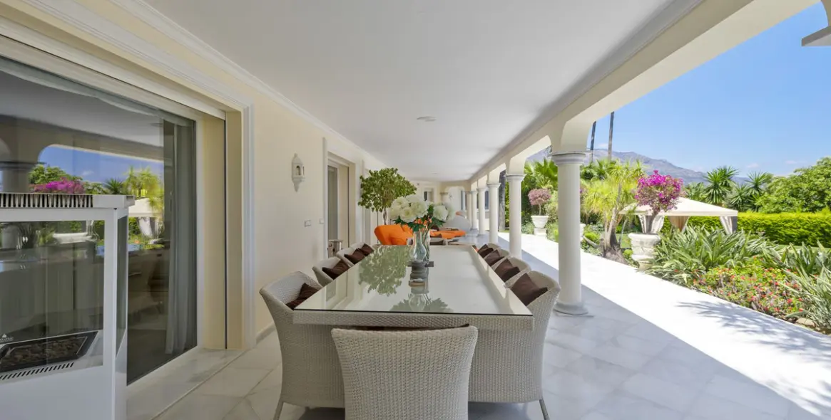 Venta de villa independiente en Nueva Andalucía 4