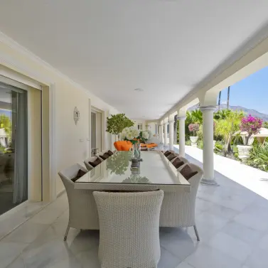 Venta de villa independiente en Nueva Andalucía