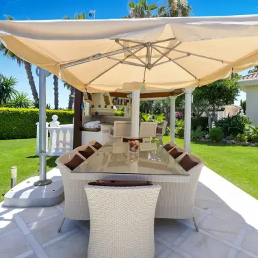 Venta de villa independiente en Nueva Andalucía