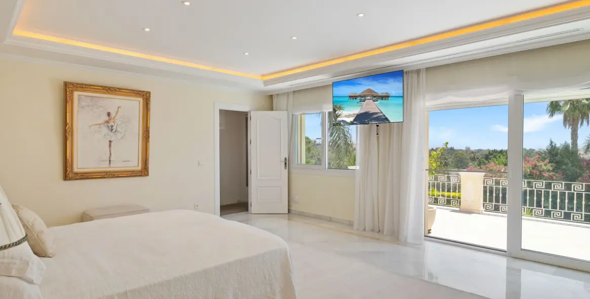 Venta de villa independiente en Nueva Andalucía 23