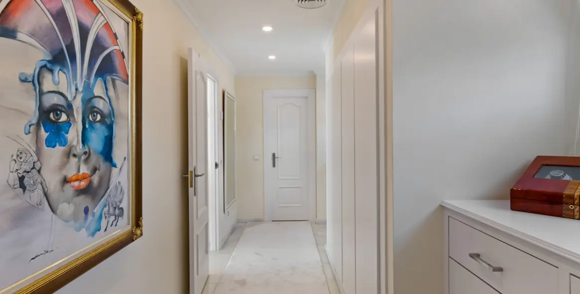 Venta de villa independiente en Nueva Andalucía 24
