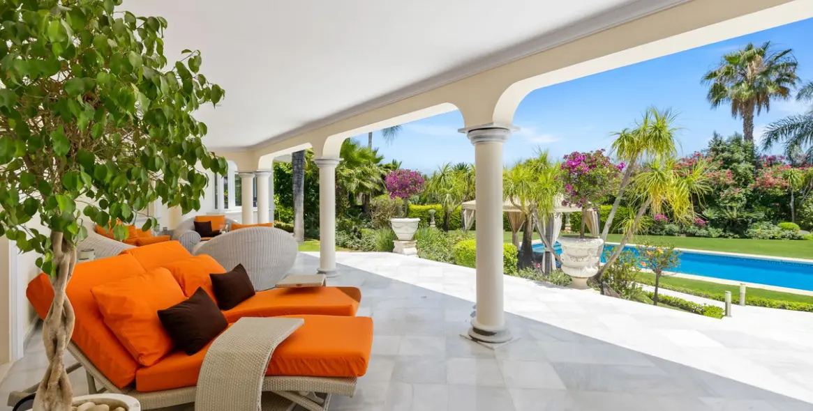 Venta de villa independiente en Nueva Andalucía 44