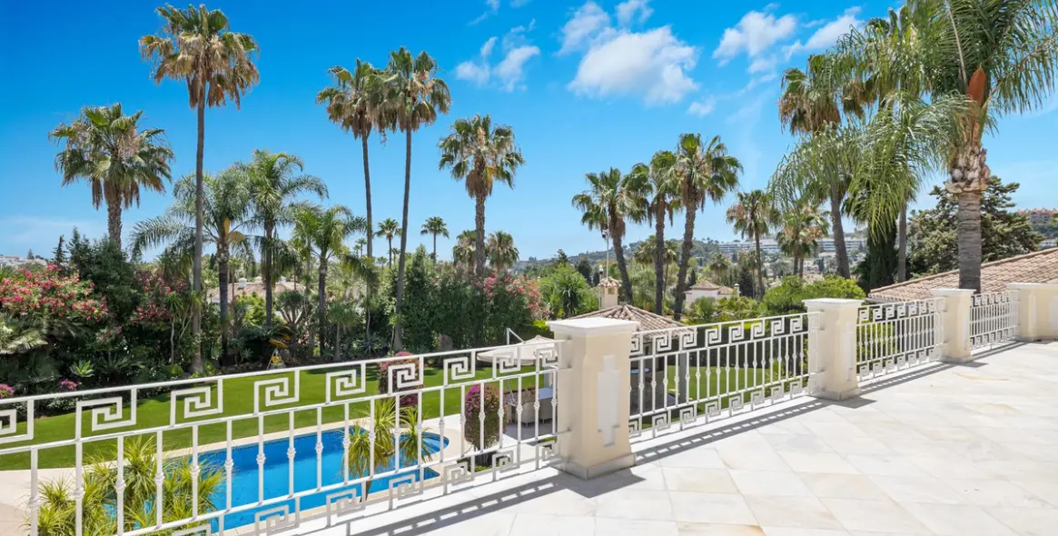 Venta de villa independiente en Nueva Andalucía 50