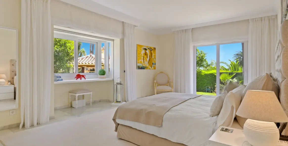 Venta de villa independiente en Nueva Andalucía 59