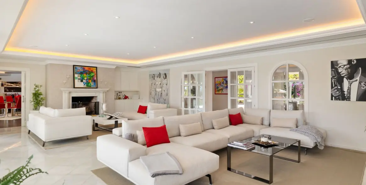 Venta de villa independiente en Nueva Andalucía 73