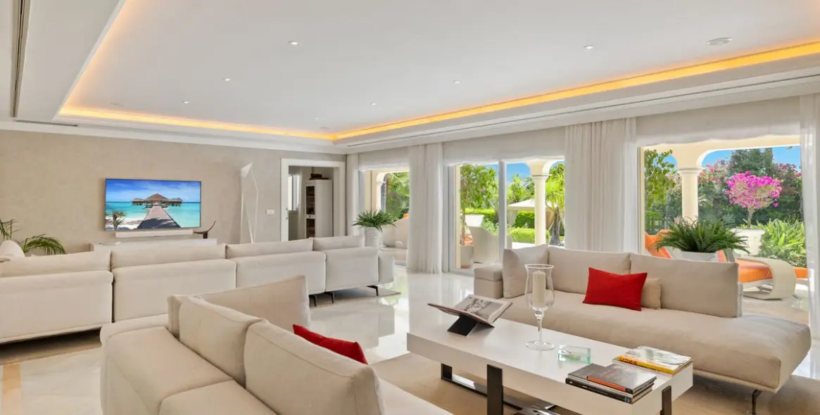 Venta de villa independiente en Nueva Andalucía 77