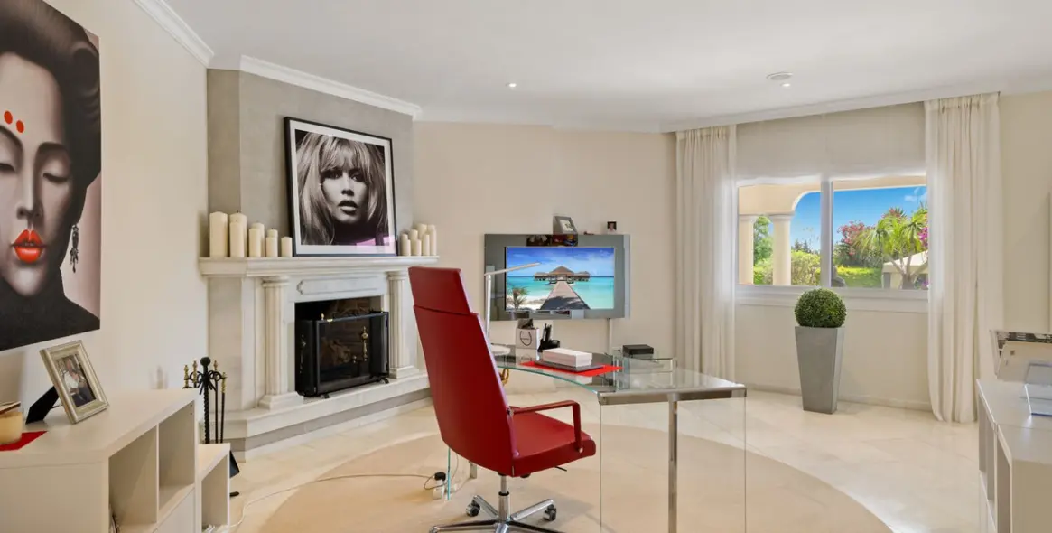 Venta de villa independiente en Nueva Andalucía 85