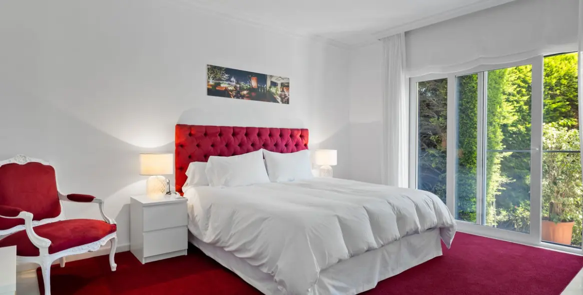 Venta de villa independiente en Nueva Andalucía 90